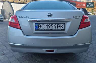 Седан Nissan Teana 2010 в Львове