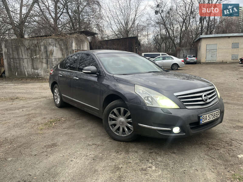 Седан Nissan Teana 2010 в Киеве