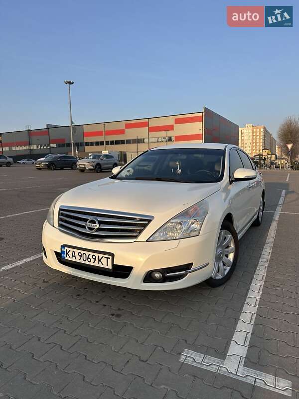 Седан Nissan Teana 2010 в Киеве