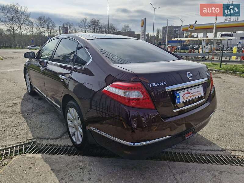 Седан Nissan Teana 2012 в Николаеве