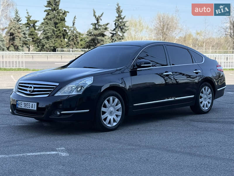 Седан Nissan Teana 2010 в 