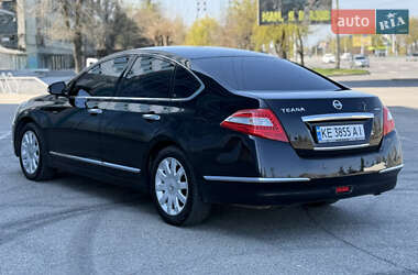 Седан Nissan Teana 2010 в 