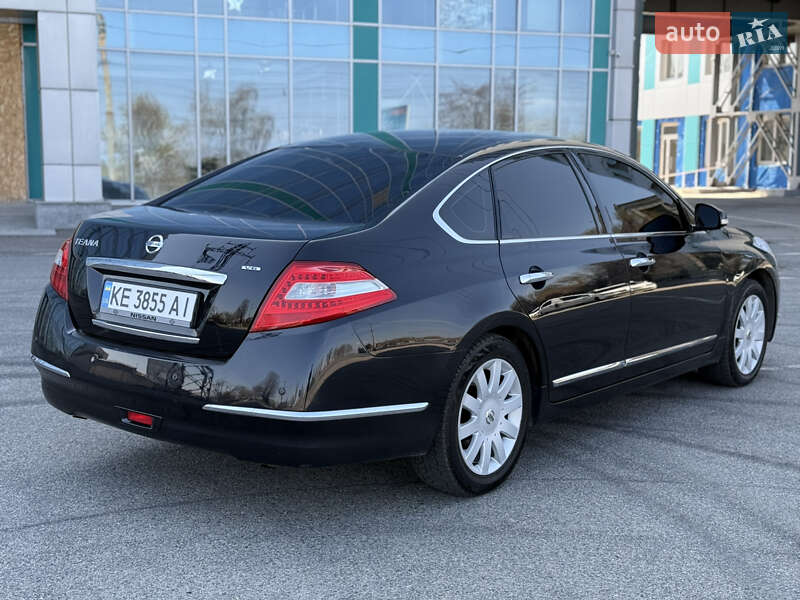 Седан Nissan Teana 2010 в Днепре