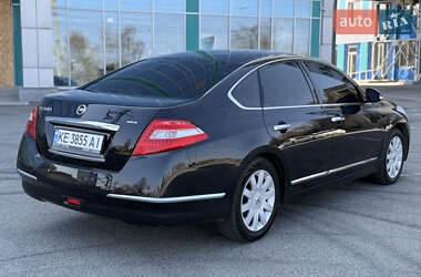 Седан Nissan Teana 2010 в 