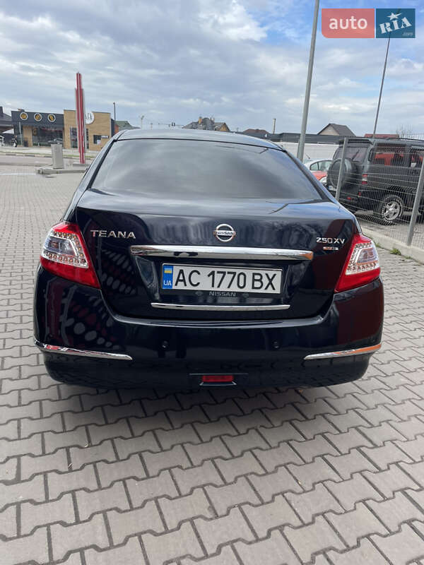 Седан Nissan Teana 2012 в Луцьку