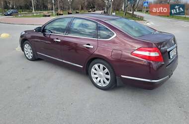 Седан Nissan Teana 2010 в 
