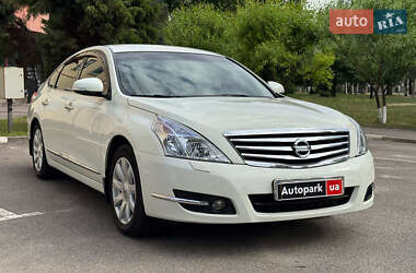 Седан Nissan Teana 2012 в 