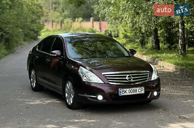Седан Nissan Teana 2008 в Рівному