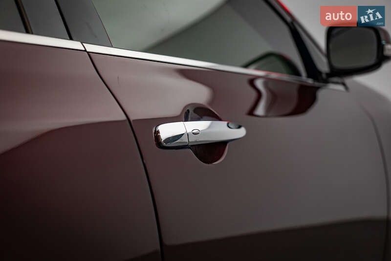 Седан Nissan Teana 2010 в Києві