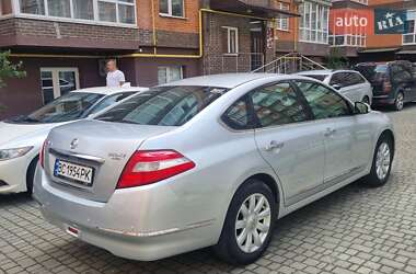 Седан Nissan Teana 2010 в 