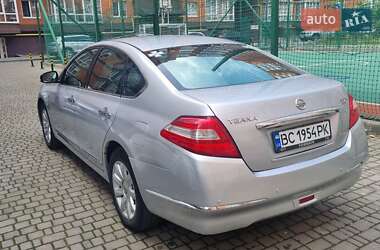 Седан Nissan Teana 2010 в 