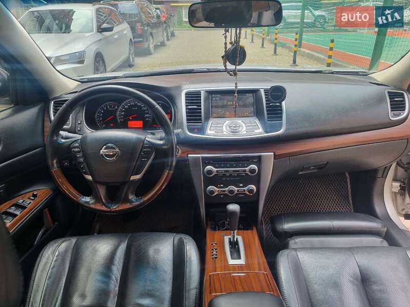 Седан Nissan Teana 2010 в Львове
