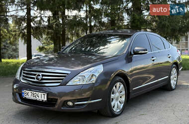 Седан Nissan Teana 2008 в Ровно