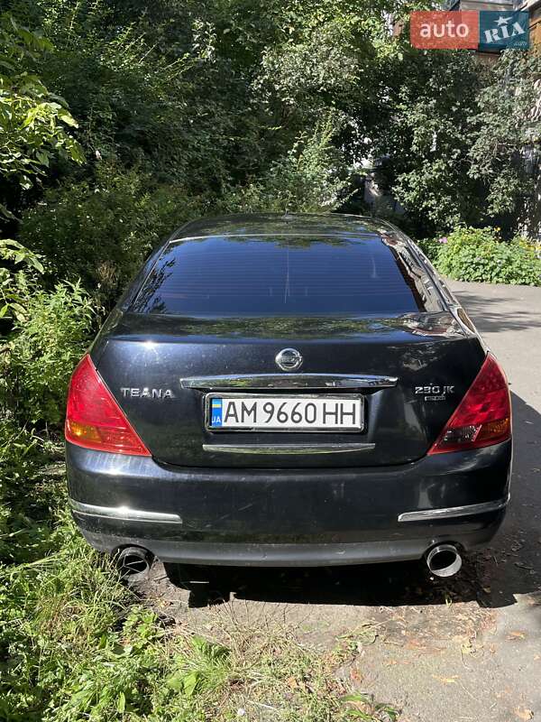 Седан Nissan Teana 2006 в Киеве