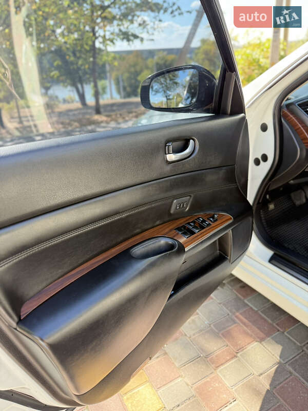 Седан Nissan Teana 2010 в Кропивницком