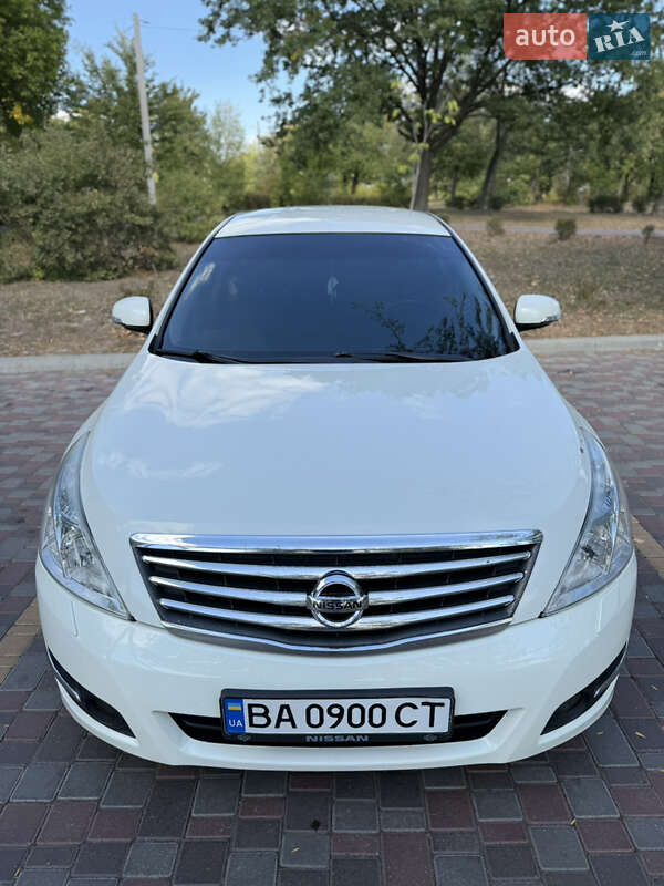 Седан Nissan Teana 2010 в Кропивницком