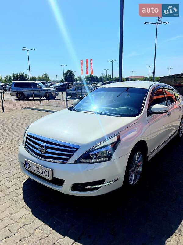 Седан Nissan Teana 2013 в Чернівцях