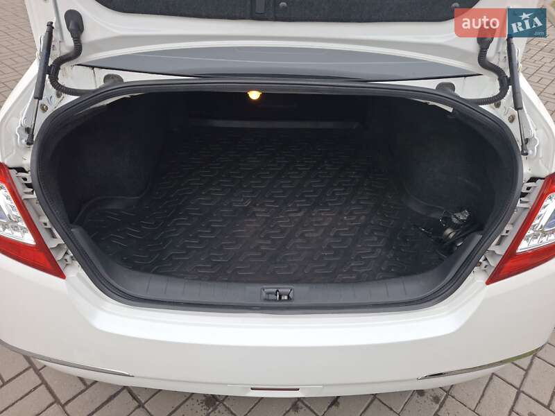 Седан Nissan Teana 2011 в Житомире