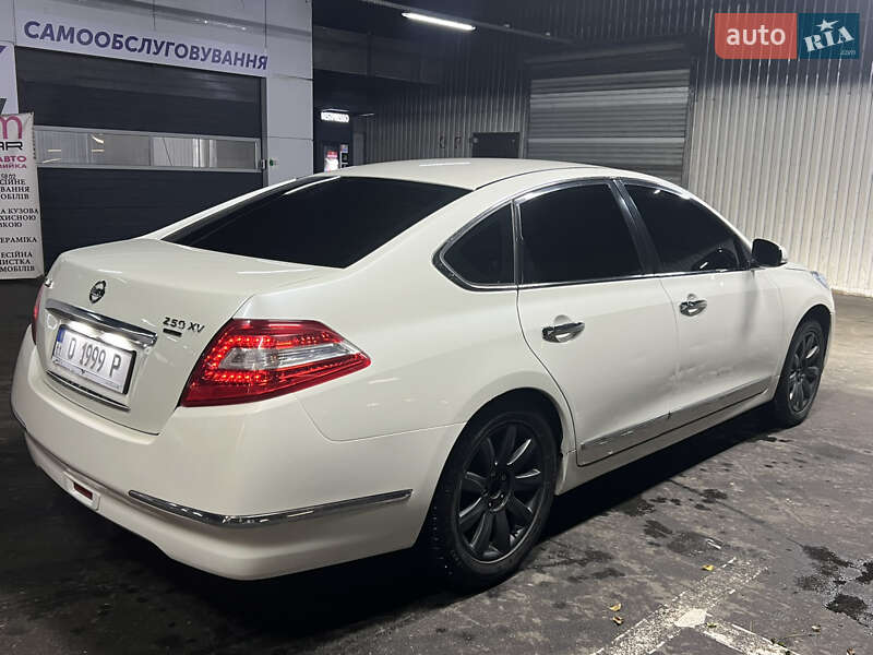 Седан Nissan Teana 2011 в Киеве