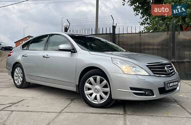 Седан Nissan Teana 2010 в Киеве