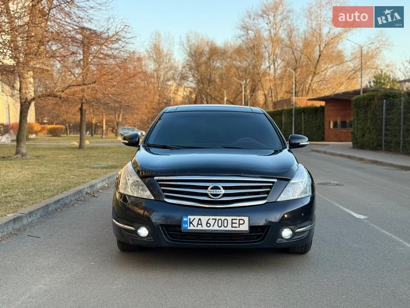 Седан Nissan Teana 2010 в Києві