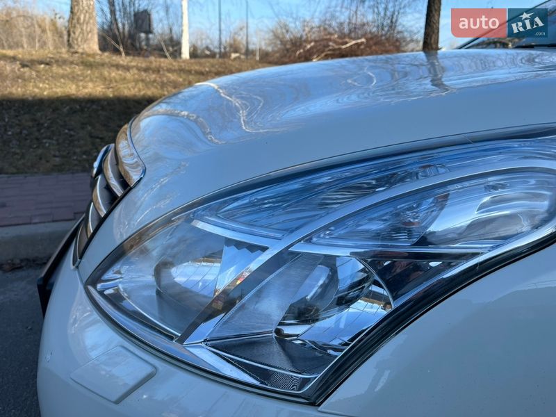 Седан Nissan Teana 2012 в Києві