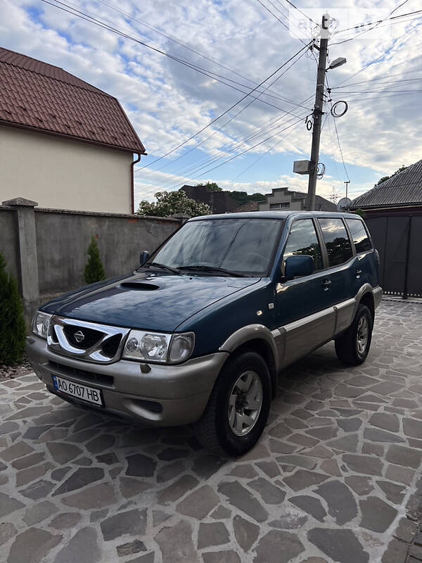 Внедорожник / Кроссовер Nissan Terrano II 2001 в Мукачево