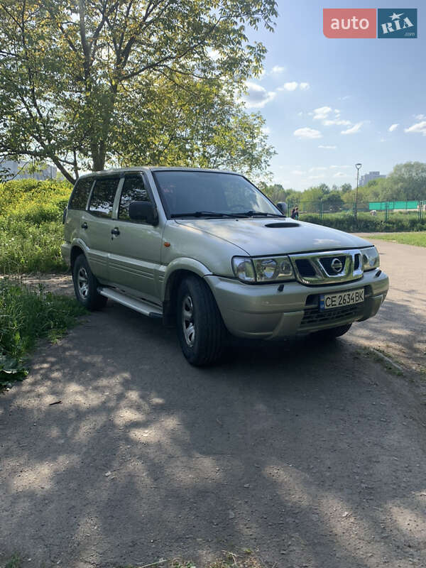 Nissan Terrano II 2004