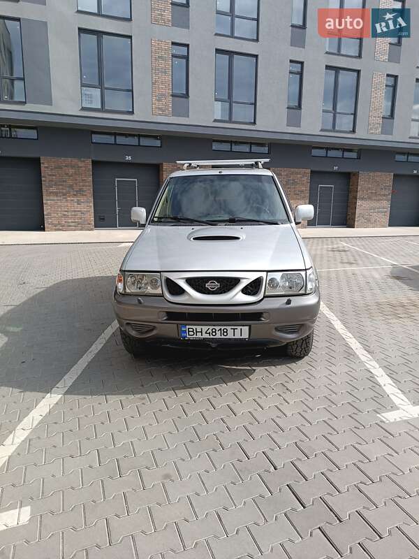 Позашляховик / Кросовер Nissan Terrano 2001 в Одесі