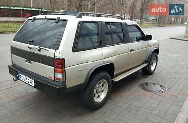 Внедорожник / Кроссовер Nissan Terrano 1989 в Запорожье