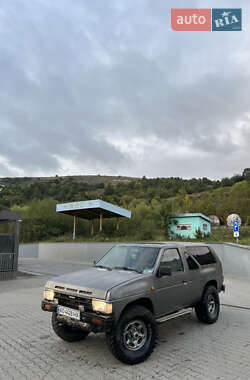 Позашляховик / Кросовер Nissan Terrano 1991 в Воловцю