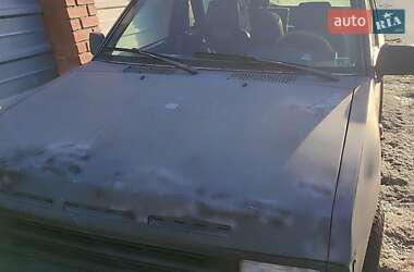 Внедорожник / Кроссовер Nissan Terrano 1988 в Полтаве