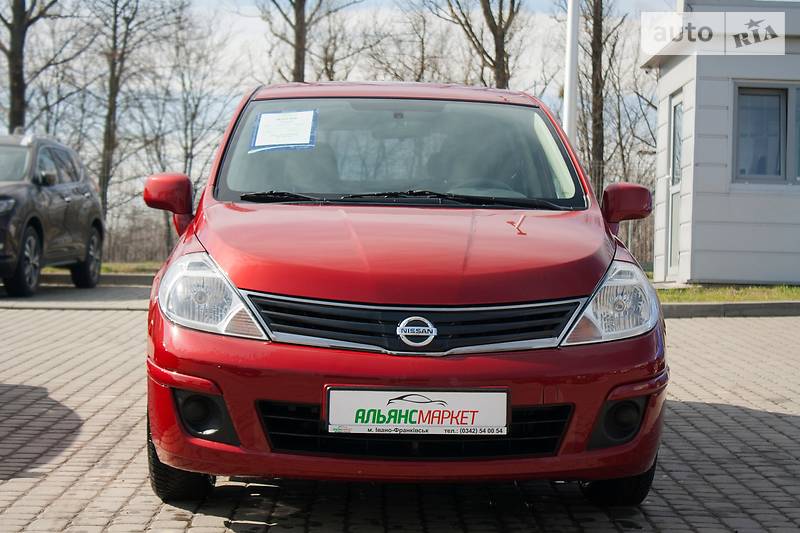 Хэтчбек Nissan TIIDA 2012 в Виннице