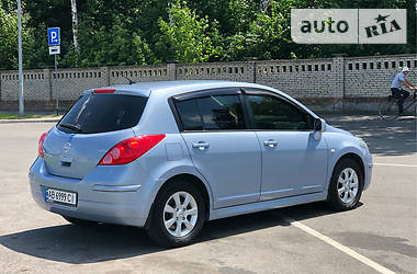 Хэтчбек Nissan TIIDA 2012 в Виннице