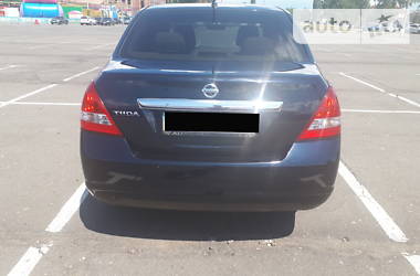 Седан Nissan TIIDA 2008 в Киеве