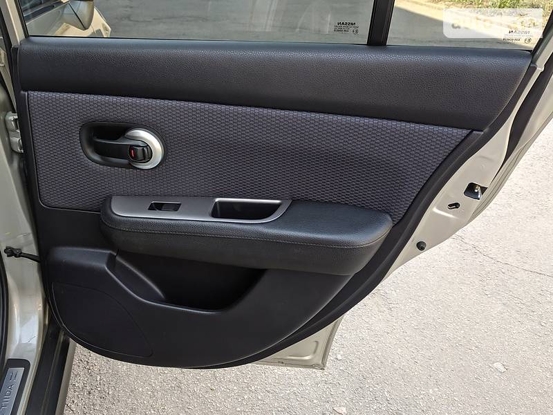 Седан Nissan TIIDA 2007 в Запоріжжі