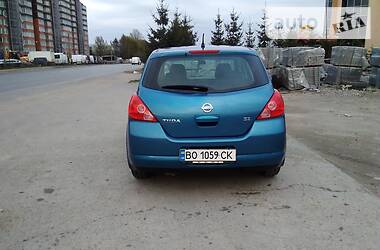 Хетчбек Nissan TIIDA 2008 в 