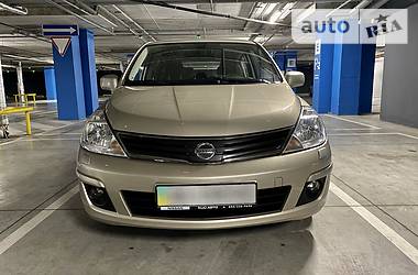 Хетчбек Nissan TIIDA 2012 в 