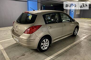 Хетчбек Nissan TIIDA 2012 в 