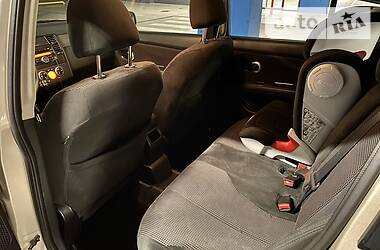 Хетчбек Nissan TIIDA 2012 в 