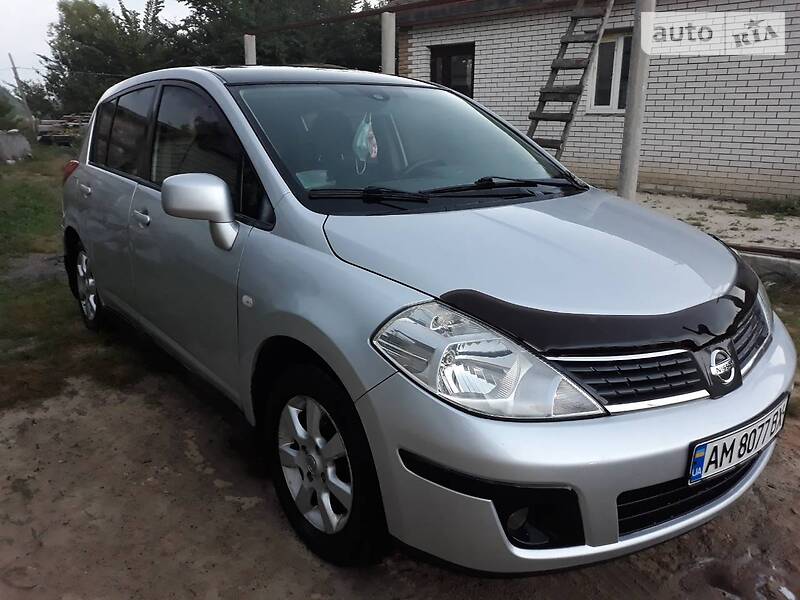 Nissan tiida 2007 седан