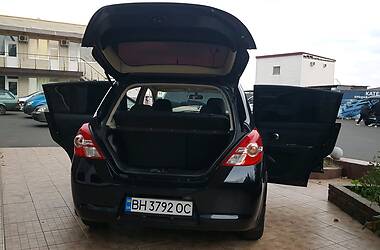 Хэтчбек Nissan TIIDA 2010 в Одессе