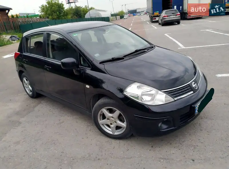 Nissan TIIDA