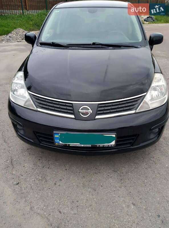 Хэтчбек Nissan TIIDA 2008 в Львове