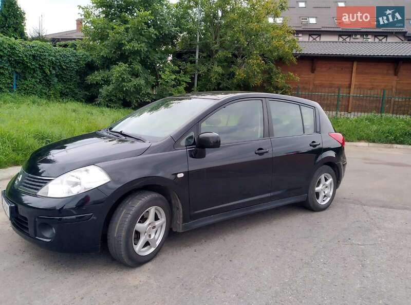 Хэтчбек Nissan TIIDA 2008 в Львове