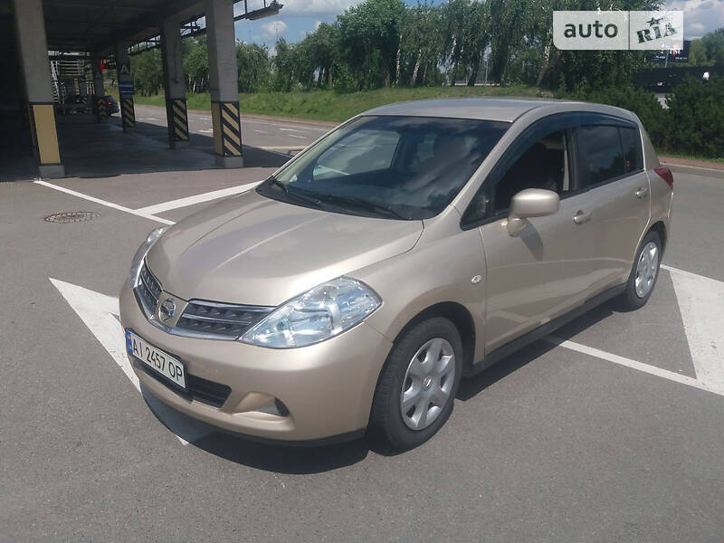 Универсал Nissan TIIDA 2010 в Киеве