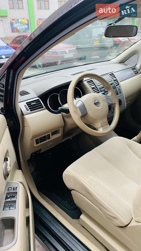 Nissan TIIDA 2007