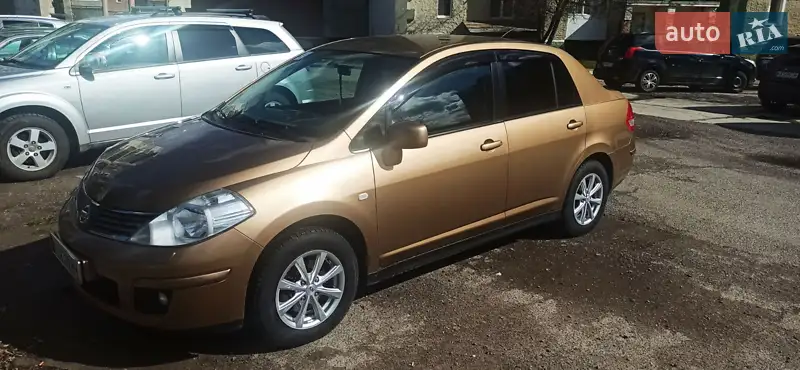 Nissan TIIDA