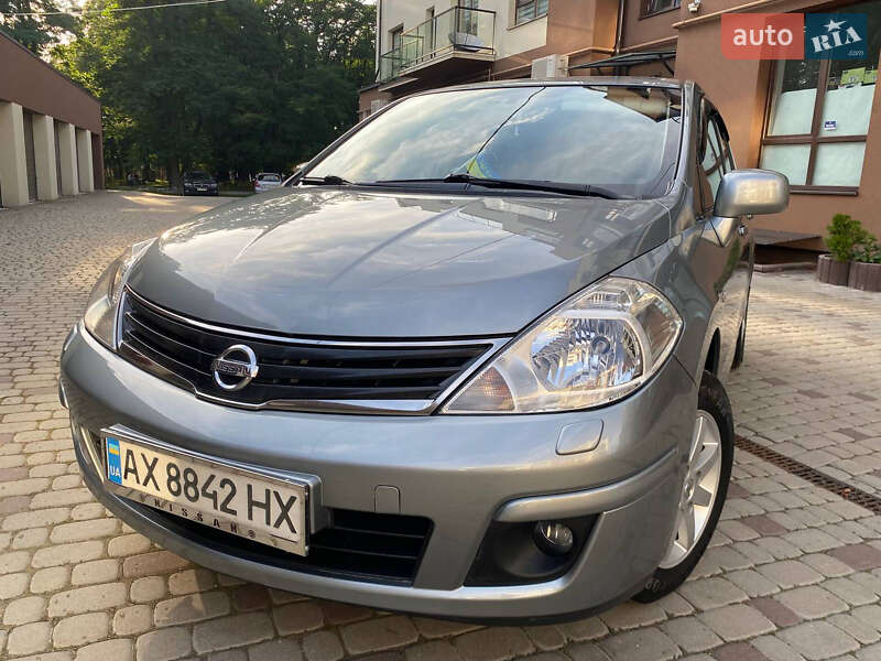 Хэтчбек Nissan TIIDA 2011 в Коломые