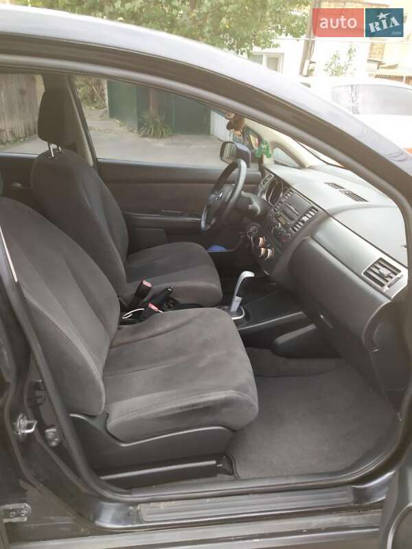 Nissan TIIDA 2007